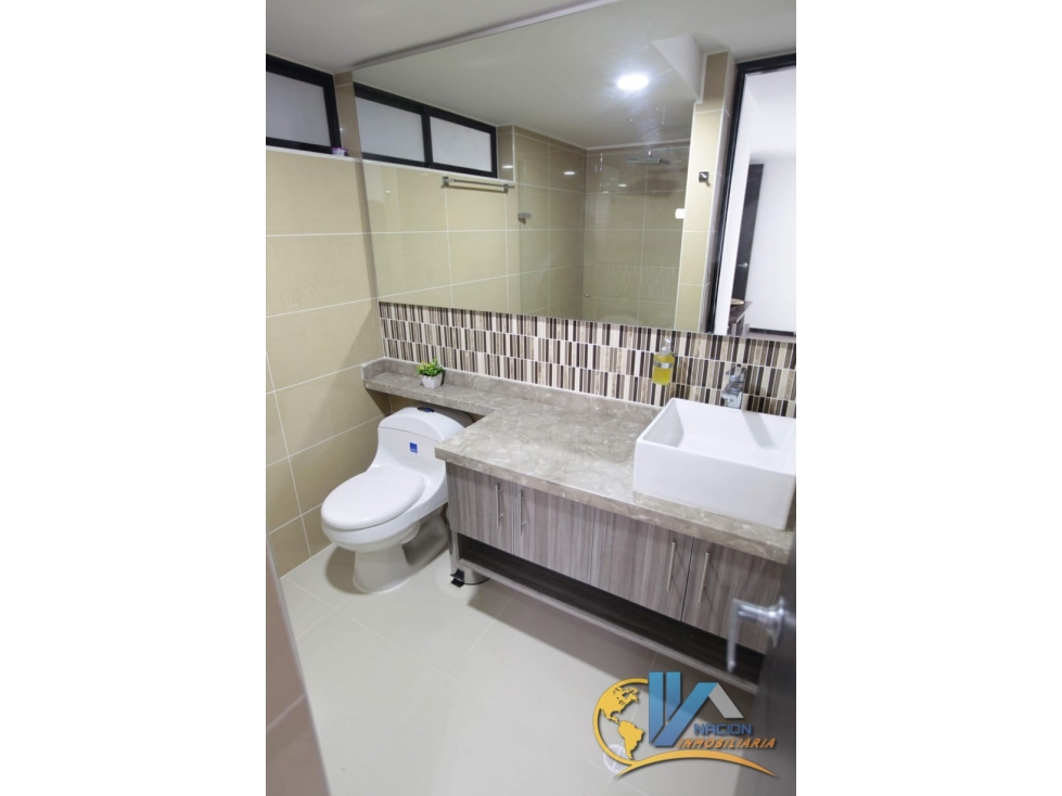 SE VENDE HERMOSO Y AMPLIO APTO EN COLINA DEL HATO — foto 3