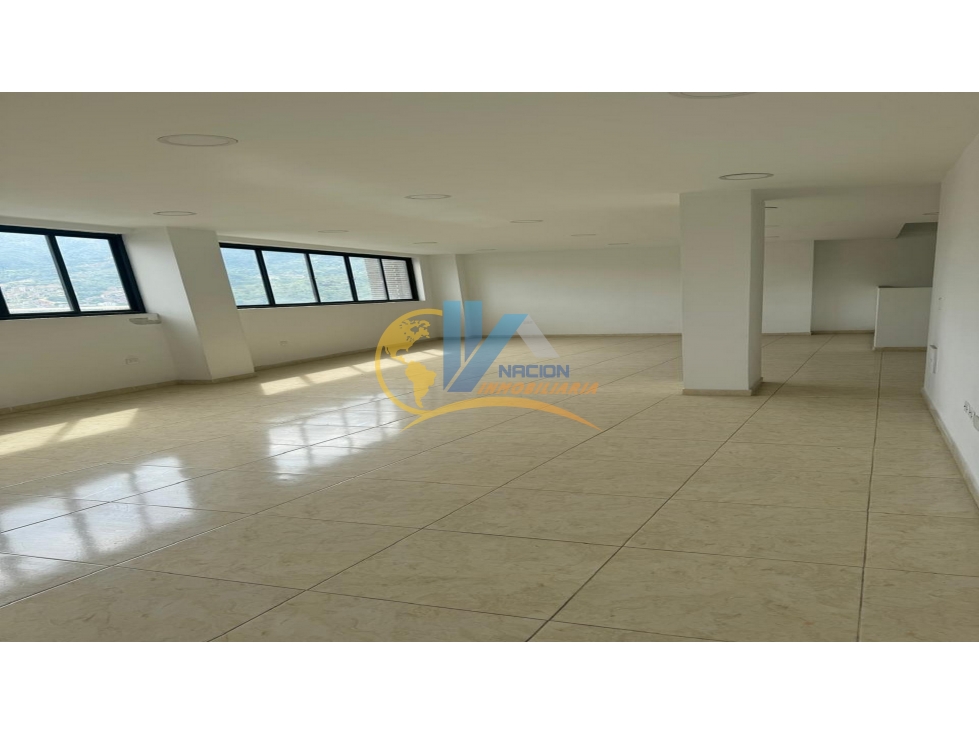 SE ARRIENDAN LOCALES COMERCIALES EN GIRÓN — foto 4