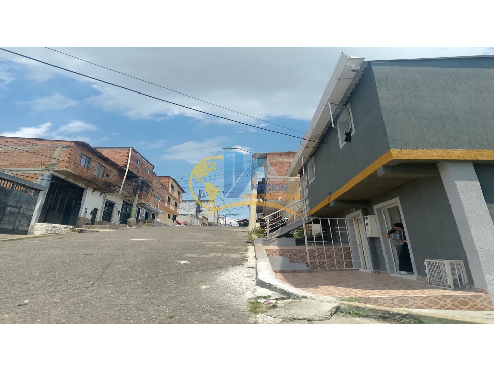 SE ARRIENDA HERMOSA HABITACIÓN EN CAMPO HERMOSO — foto 3