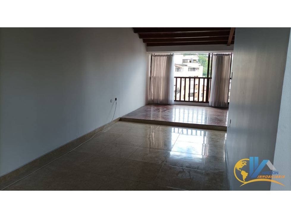 SE VENDE HERMOSO APARTAMENTO DUPLEX EN LA FLORESTA — foto 3