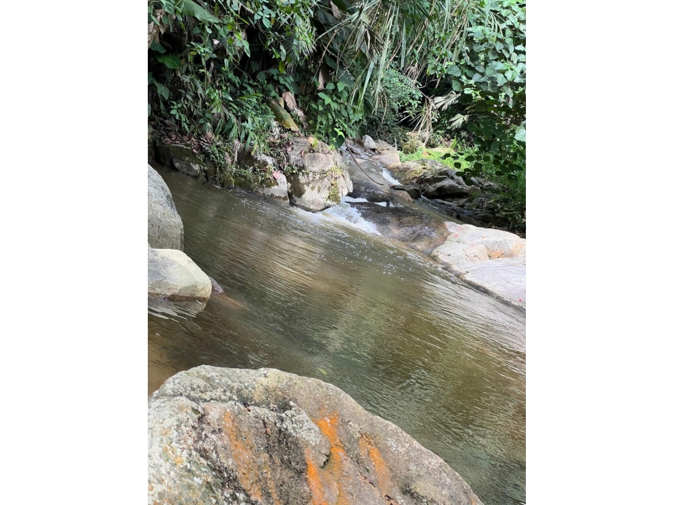 SE VENDE HERMOSA PARCELA CON CASA CAMPESTRE EN RIONEGRO/SANTANDER - 3