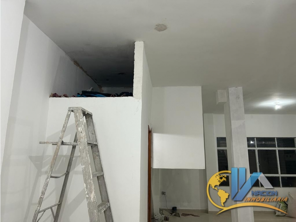 SE VENDE EXCELENTE LOCAL EN QUINTAS DE SAN ISIDRO/GIRÓN - 4