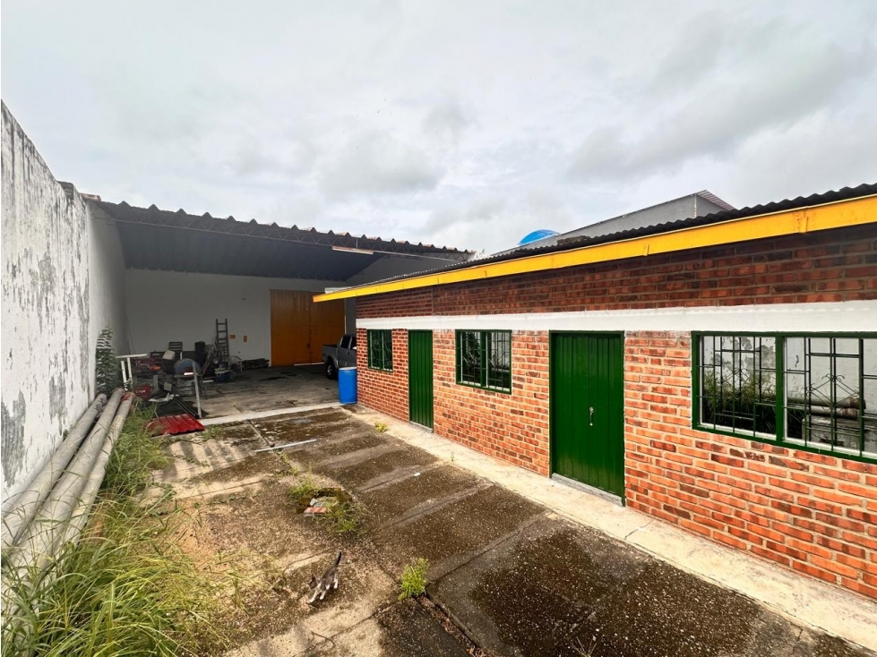 SE VENDE MAGNIFICO LOTE CON BODEGA EN SAN MARTIN CESAR. - 2