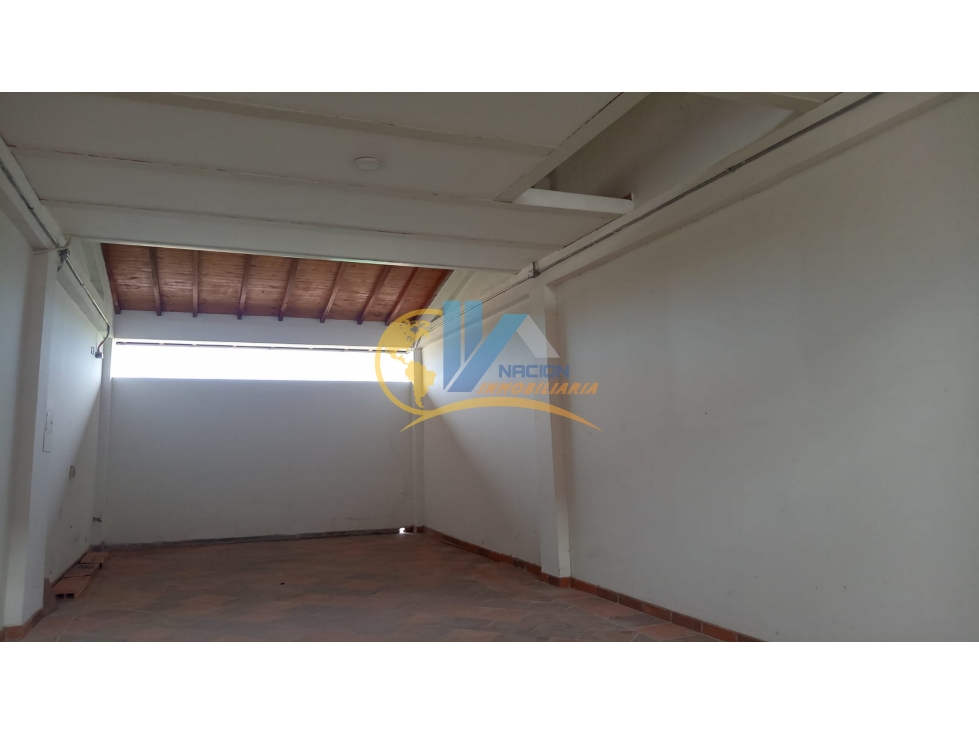 LOCAL EN ARRIENDO # 13 EN PARQUE MESA MALL - 6