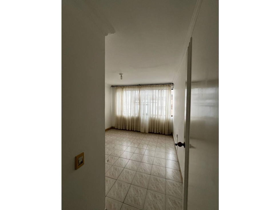 SE VENDE HERMOSO Y AMPLIO APARTAMENTO EN BOLARQUI - 2