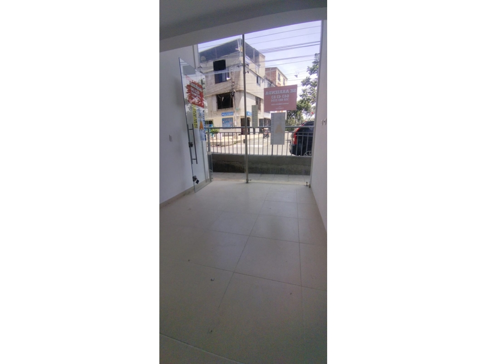 SE VENDE HERMOSO LOCAL 7 EN MONTERREDONDO 2 - 5