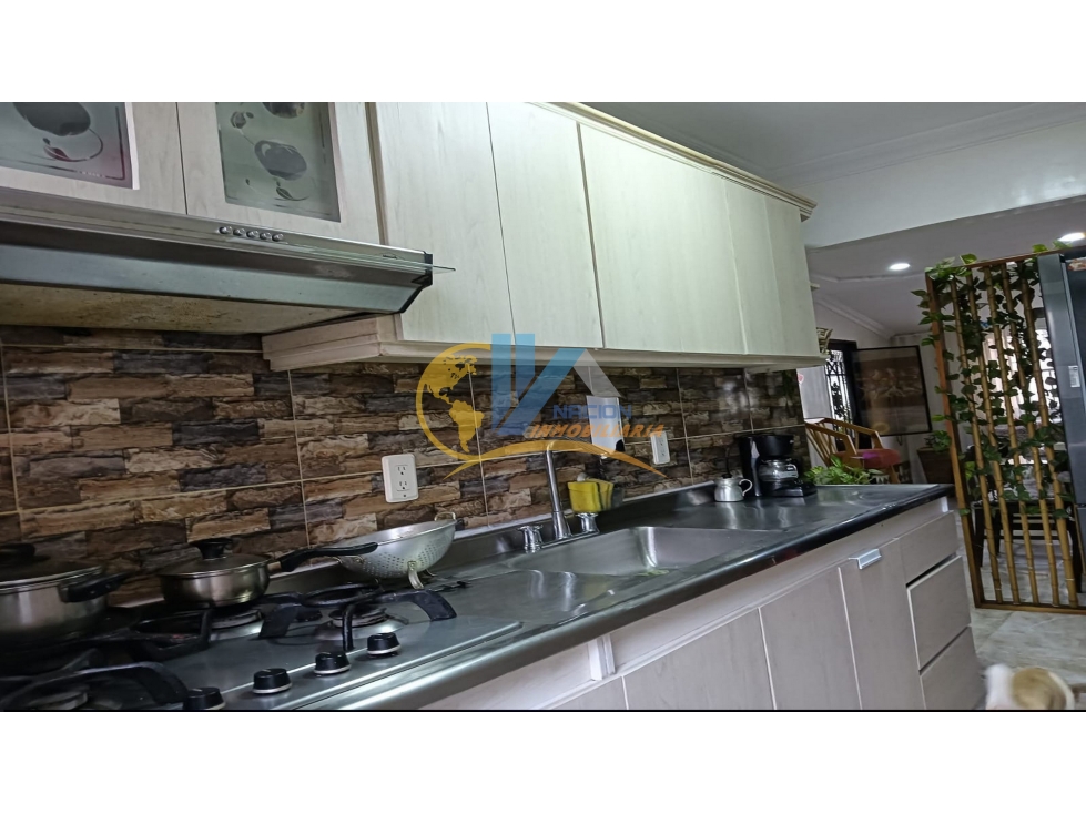 SE VENDE CASA EN EL POBLADO/ GIRON — foto 4