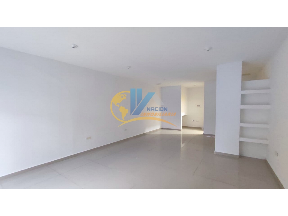 SE VENDEN 4 LOCALES EN EL BARRIO LA UNIVERSIDAD - 1