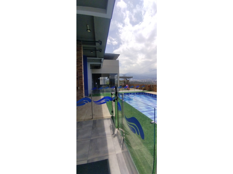SE VENDE HERMOSO LOCAL 7 EN MONTERREDONDO 2 - 6
