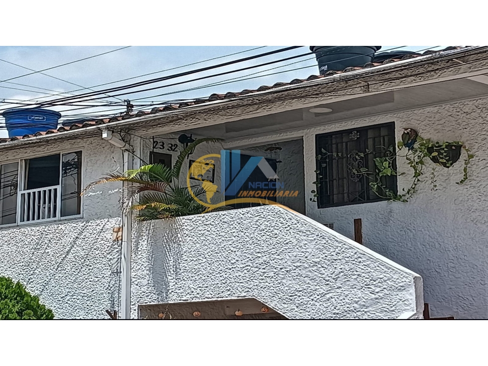 SE VENDE CASA EN EL POBLADO/ GIRON