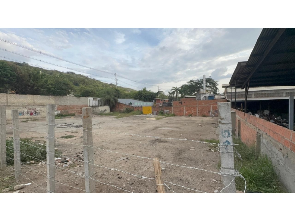 SE ARRIENDA HERMOSA BODEGA EN CHIMITA - 2