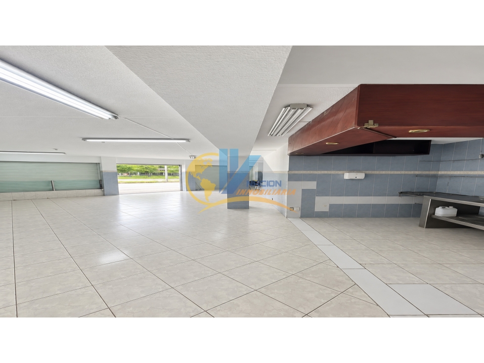 SE ARRIENDA LOCAL COMERCIAL EN DIAMANTE 2 DE 130M2 - 1