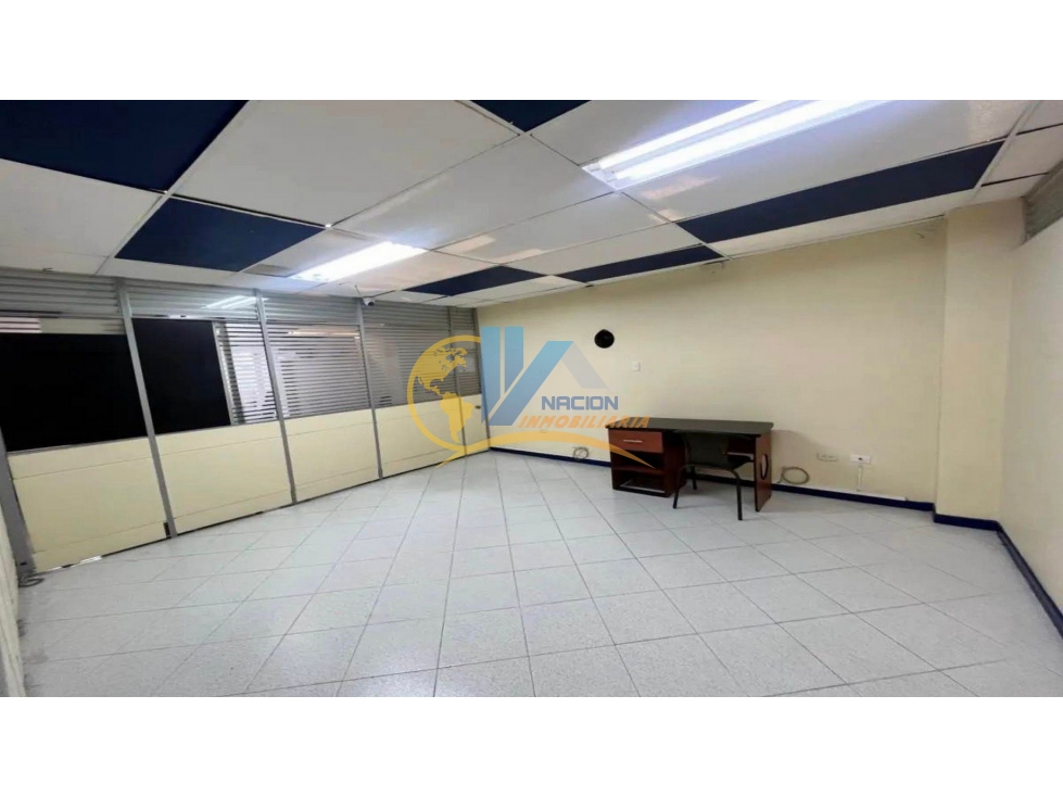 SE ARRIENDA Y SE VENDE PERMUTO AMPLIA OFICINA - 4