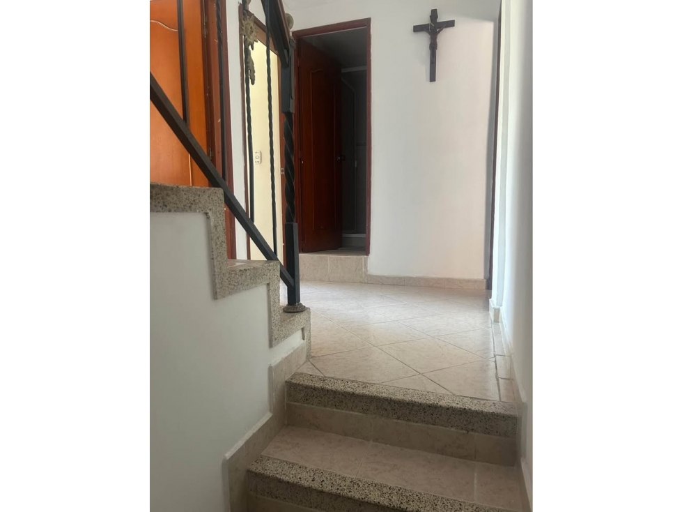 SE VENDE HERMOSA CASA EN PASEO CATAÑULA/PIEDECUESTA — foto 2