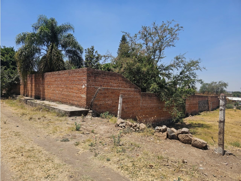 Terreno Jardin 1,897.14 m² junto a San Martín de las Flores - 2