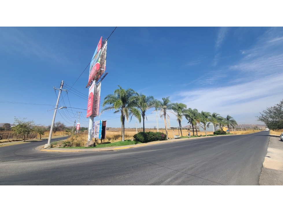 ¡2.6 Hectáreas para Desarrollar! Terreno en Venta de 26,118 m² - 3