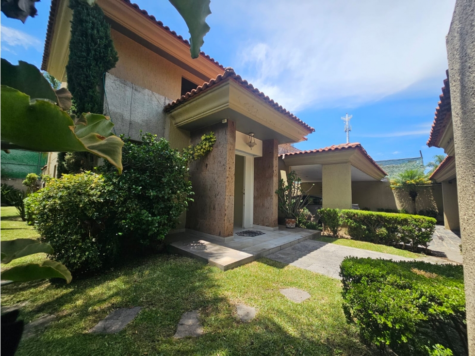 Residencia de Lujo en Venta Fraccionamiento Colomos Patria, Zapopan — foto 2