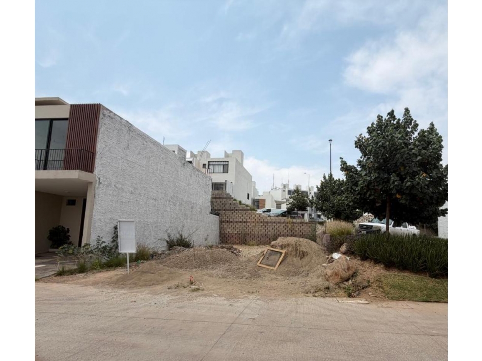 Terreno en Venta en Zimaltá Residencial, Tlaquepaque - 3