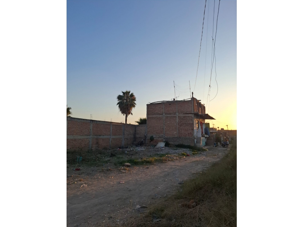 VENTA DE CASA-TERRENO EN SANTA CRUZ DEL VALLE - 2