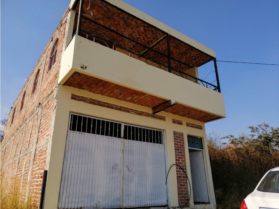 Casa de 2 pisos 120 m² en Fraccionamiento Privado Cajititlán