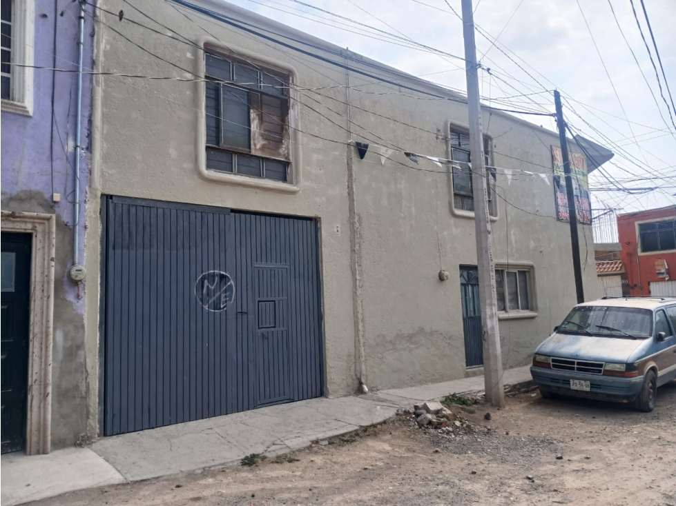 Casa en Santa Paula Esquina, 5 Recámaras, 4 Baños - 3