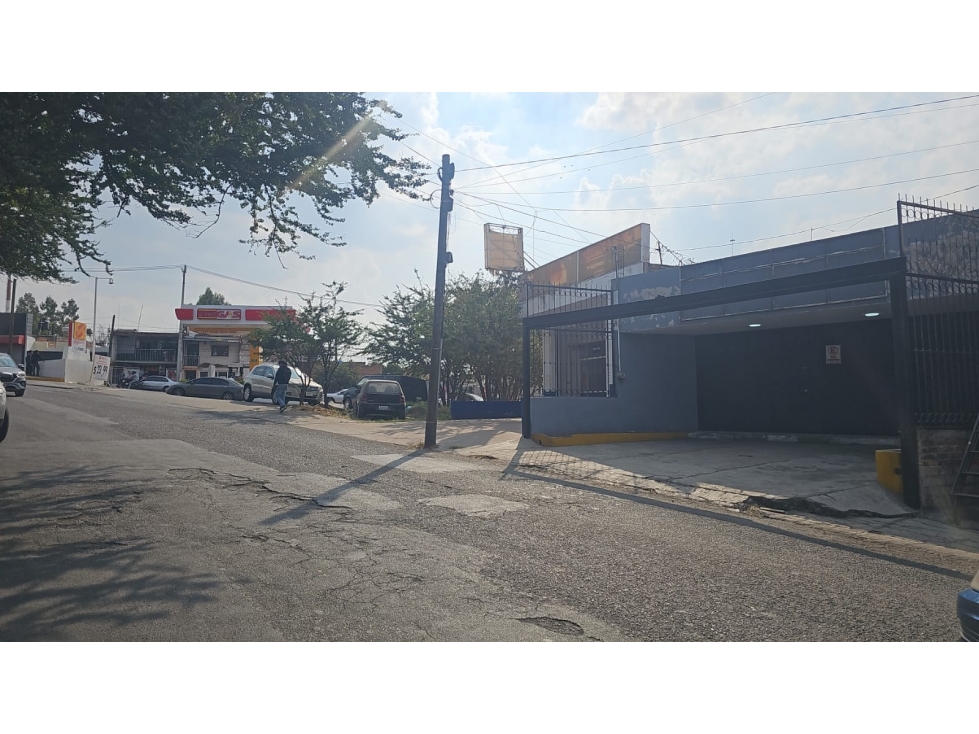 ESQUINA COMERCIAL LOCALES Y TERRENOS EN RENTA TONALÁ JUNTO A LA GAS - 1
