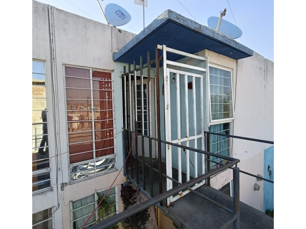CASA DÚPLEX PLANTA ALTA EN LAS LILAS - 2