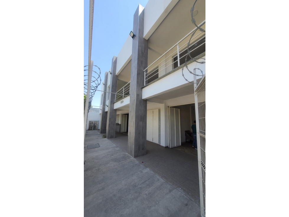 LOCALES EN RENTA SOBRE AV GOBERNADOR CURIEL TLAQUEPAQUE — foto 5
