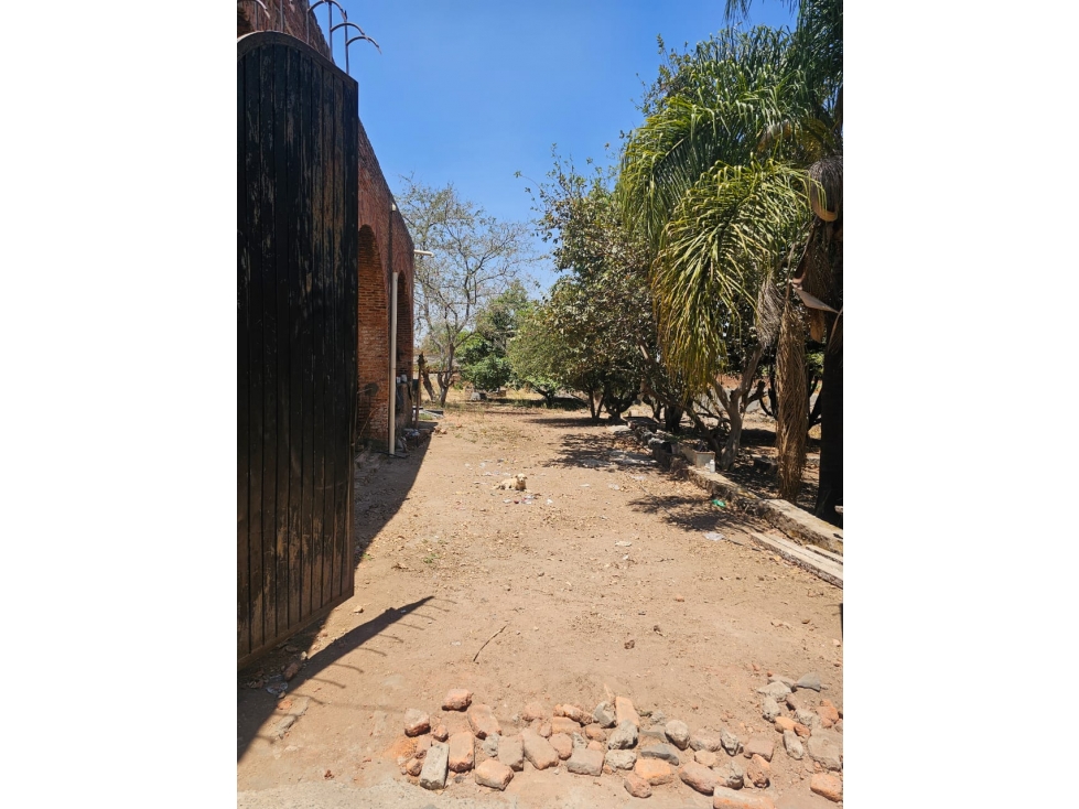 Terreno Jardin 1,897.14 m² junto a San Martín de las Flores - 6