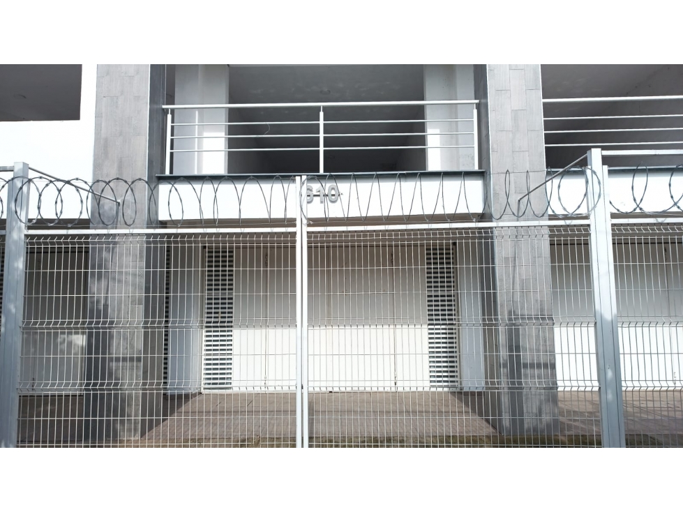 LOCALES EN RENTA SOBRE AV GOBERNADOR CURIEL TLAQUEPAQUE — foto 2