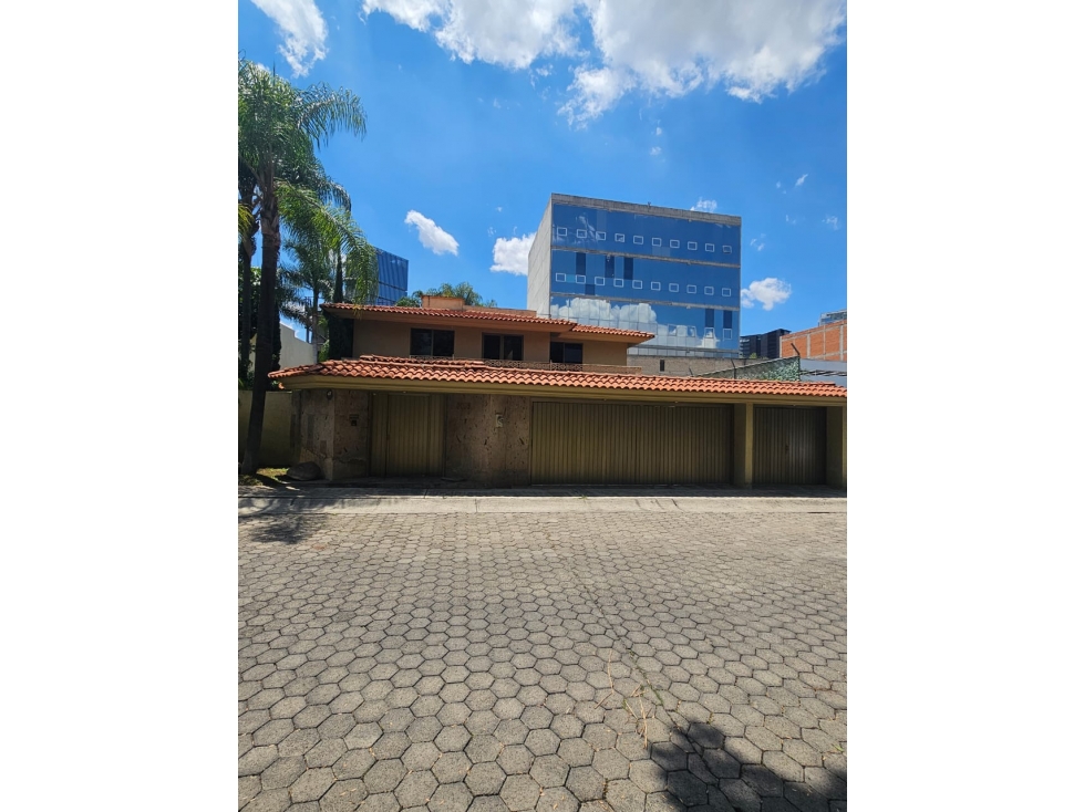 Residencia de Lujo en Venta Fraccionamiento Colomos Patria, Zapopan