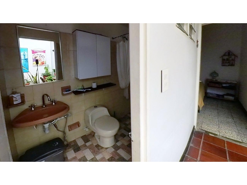 EN VENTA CASA CERCA AL COLEGIO UNIVERSITARIO — foto 2