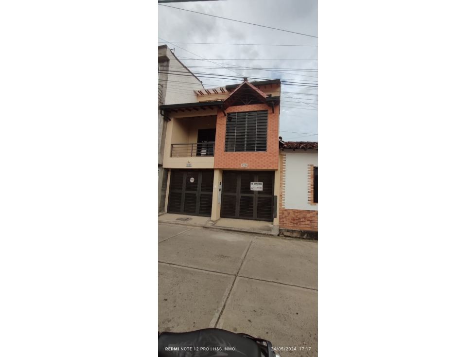 Casa bifamiliar cerca presentación — foto 2
