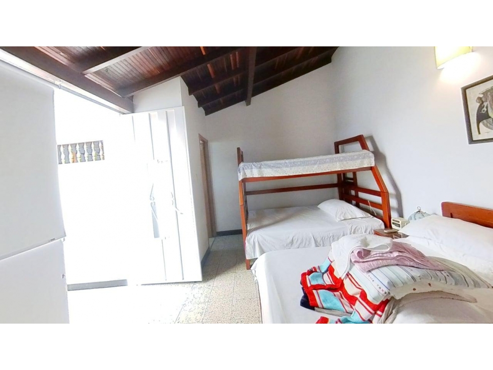 EN VENTA CASA CERCA AL COLEGIO UNIVERSITARIO — foto 6