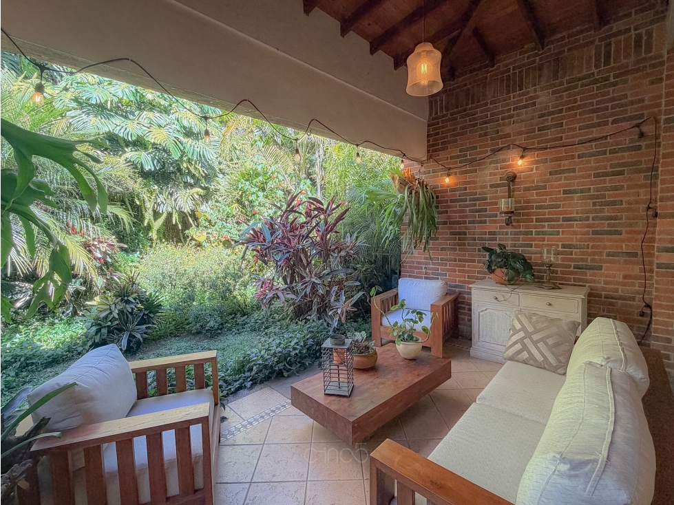EN VENTA: CASA DE 2 NIVELES | ALTOS DEL POBLADO — foto 3