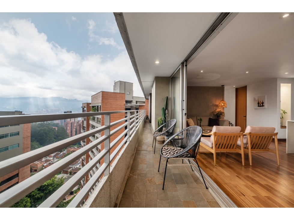 EN VENTA: EXCLUSIVO APARTAMENTO SECTOR EL TESORO, POBLADO — foto 2