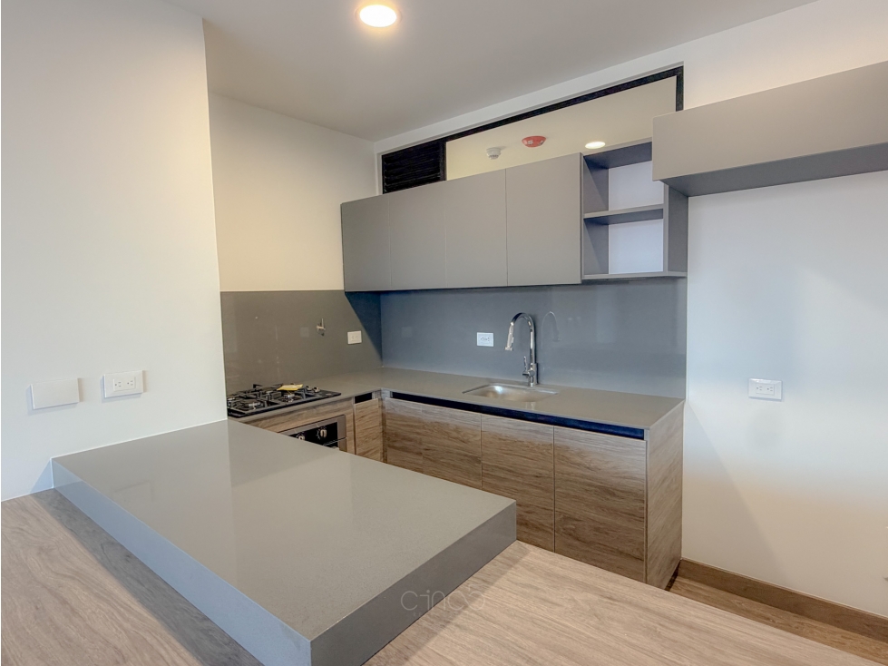 Arriendo: Apartamento en Saint Michael | Los Balsos, Poblado — foto 4