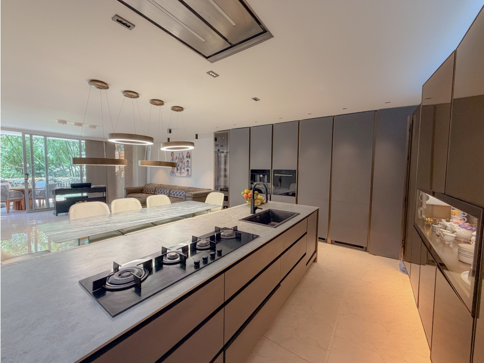 En Venta: Exclusiva Casa | Sector Montessori