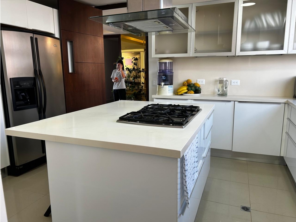 EN VENTA: Apartamento con linda vista en parte alta del Poblado — foto 3