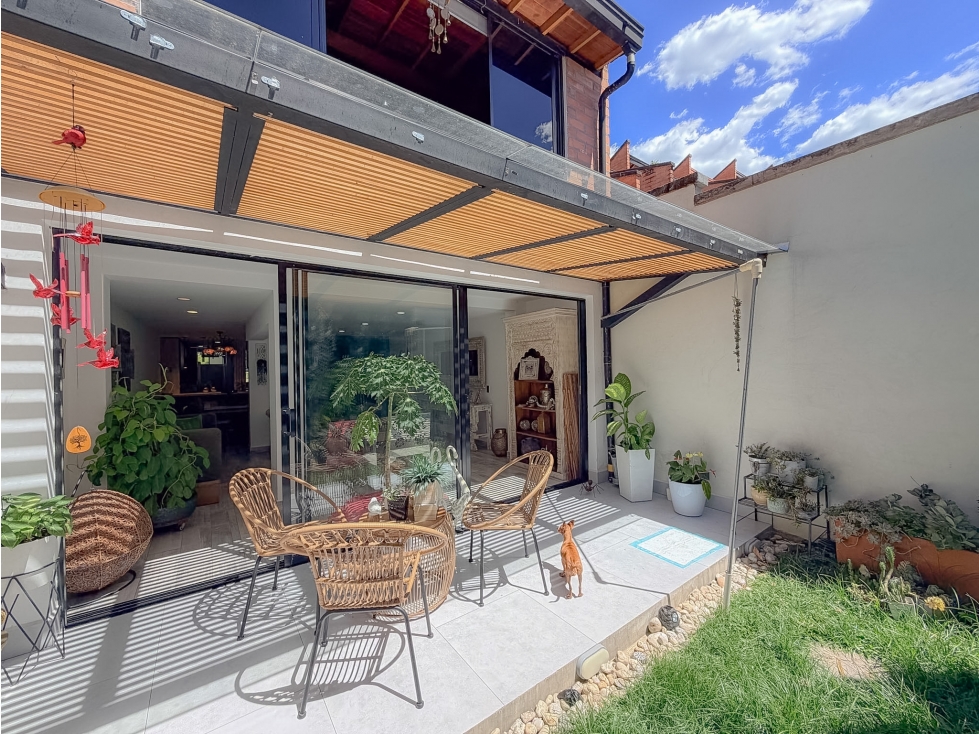 En Venta: Espectacular Casa Remodelada, La Abadía, Envigado