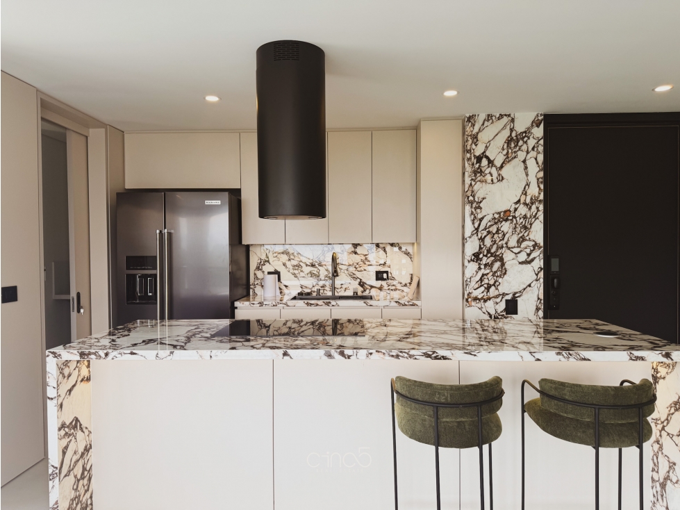 Renta Semi Amoblado: Exclusivo Apartamento | Mazanti, Poblado — foto 2