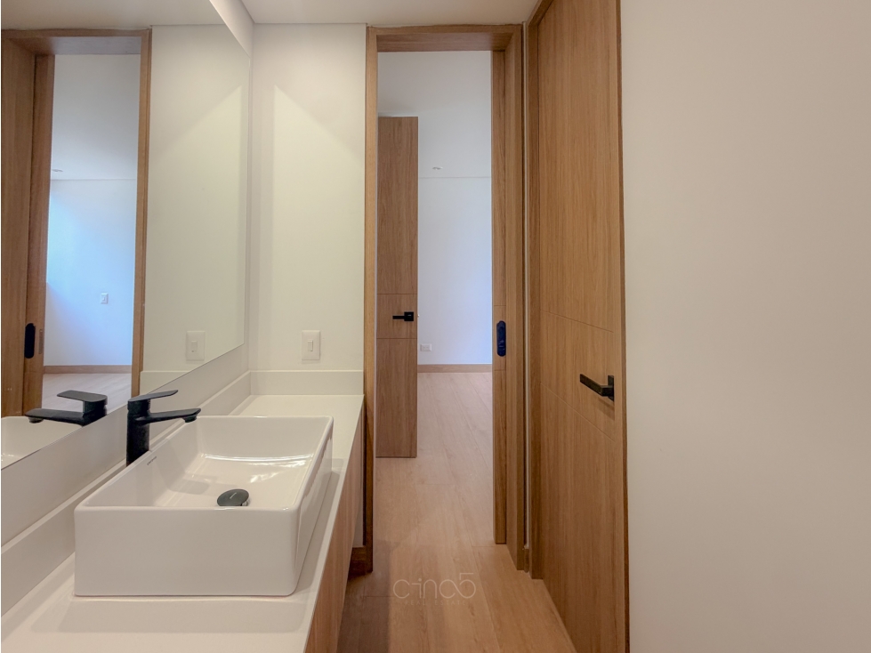 En Venta: Espectacular Apartamento para estrenar | Lalinde, Poblado — foto 5