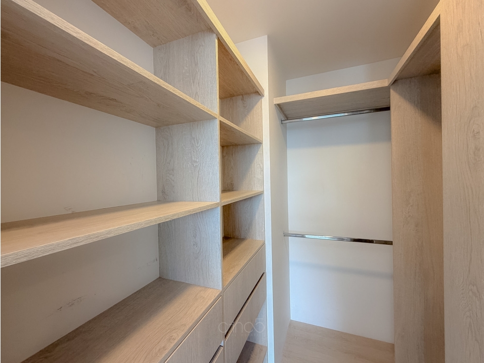 En Venta: Exclusivo Apartamento en Altos del Poblado — foto 5