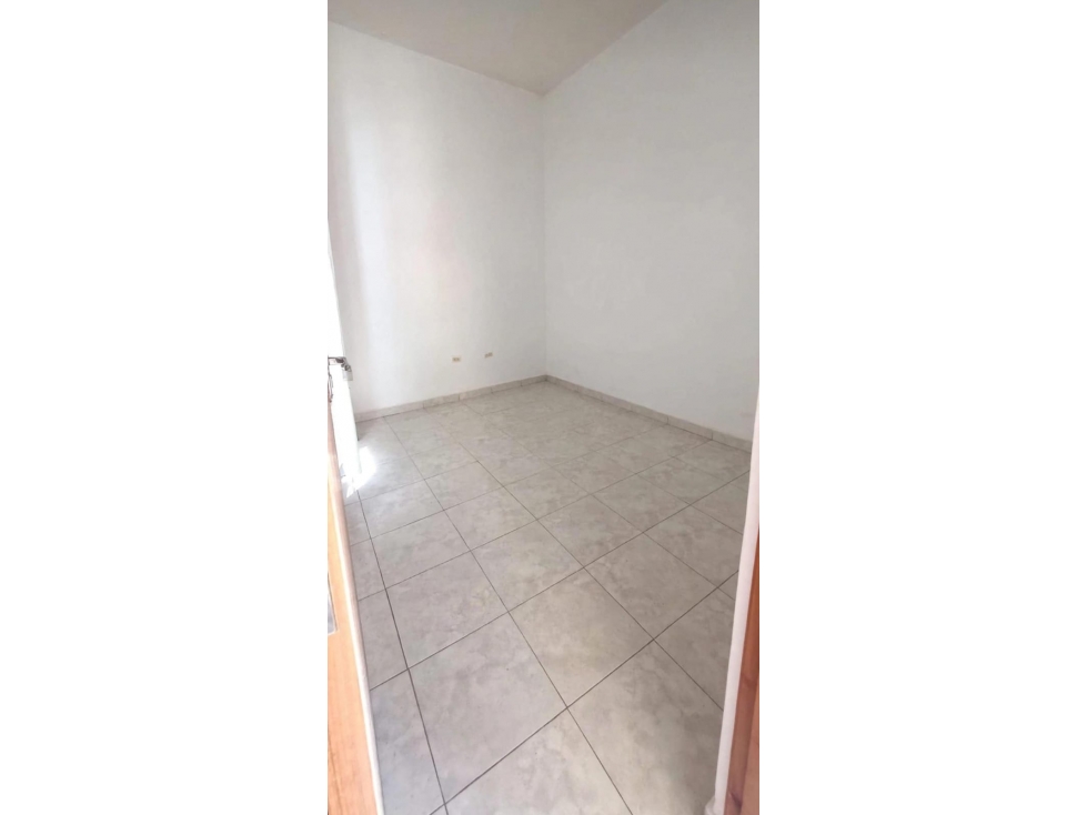 SE VENDE CASA DE DOS NIVELES BARRIO TRAPICHE — foto 4