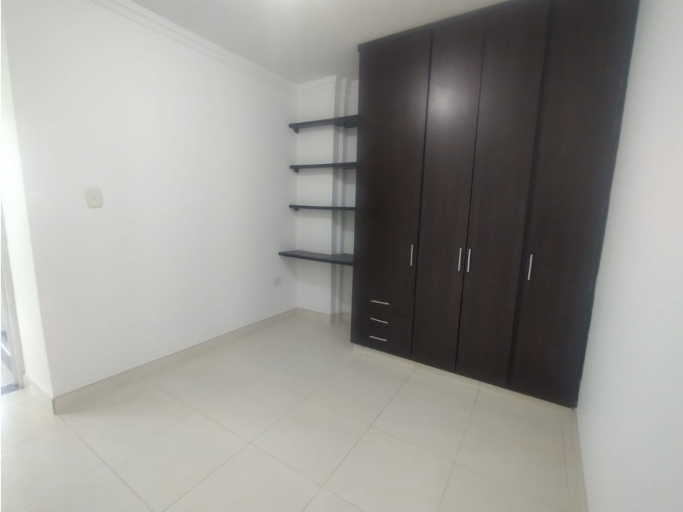 SE ARRIENDA APARTAMENTO SOBRE LA CARRERA NOVENA - 6