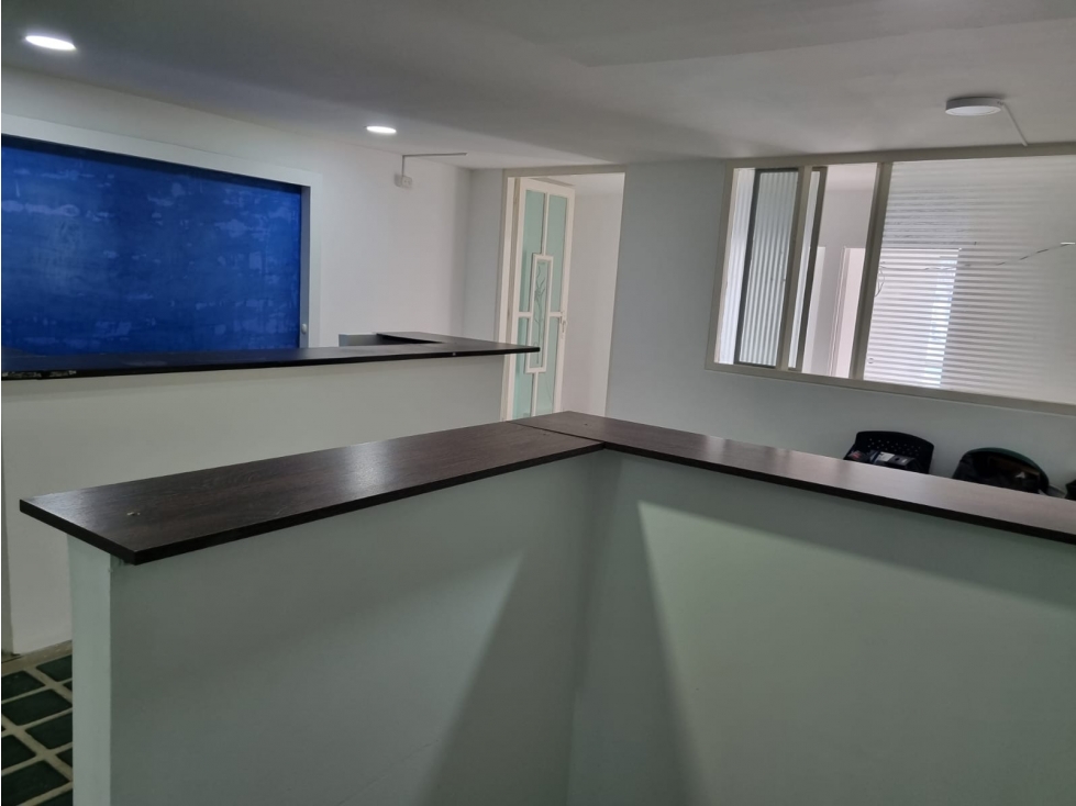 SE VENDE LOCAL COMERCIAL CRA 8 - 2