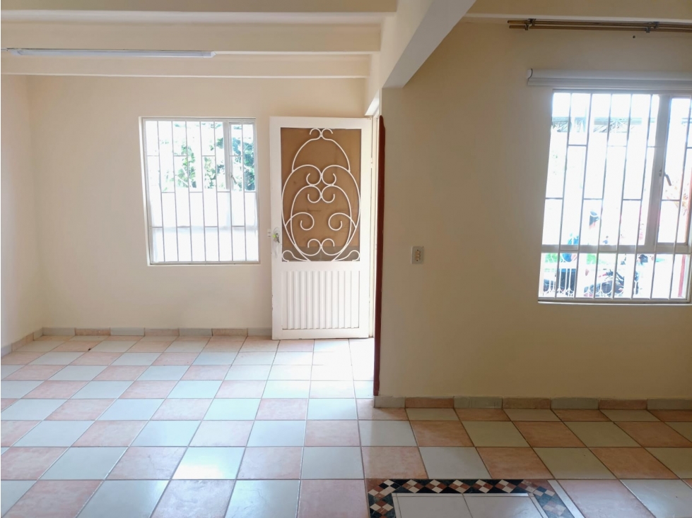 SE VENDE CASA EN LOS ALMENDROS - 3