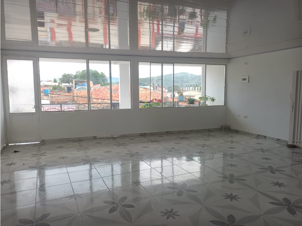 SE VENDE CASA, PASOS ABAJO DE LA ALCALDIA; BARBOSA SANTANDER - 3