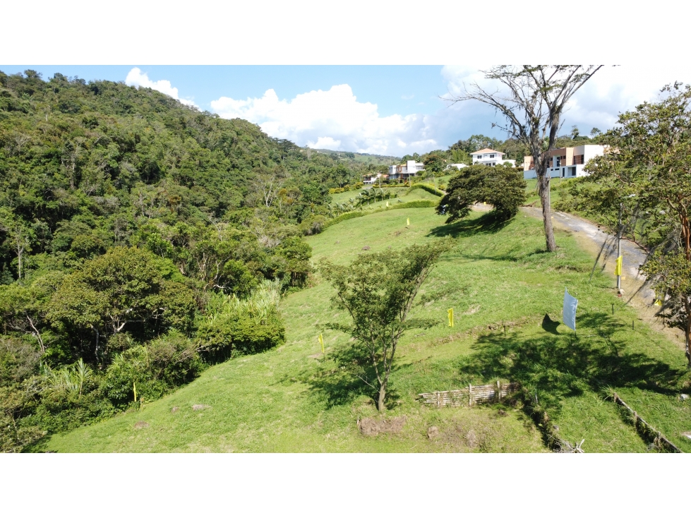 SE VENDEN LOTES CONDOMINIO MIRAVALLES MANZANA 1 - 6