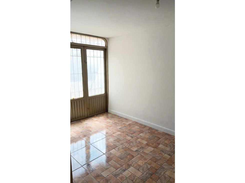 SE VENDE CASA DE DOS NIVELES BARRIO TRAPICHE — foto 3